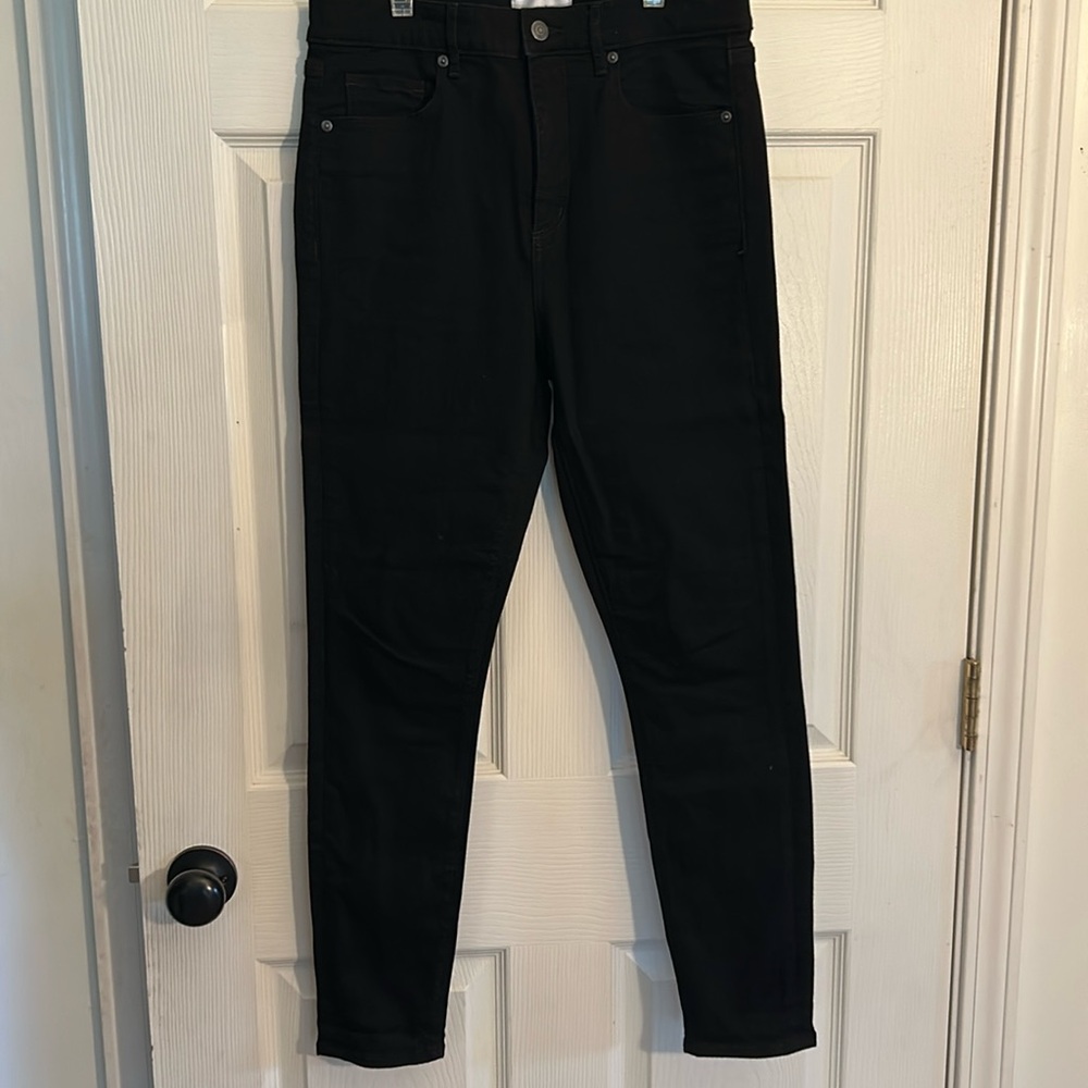 Loft Black Skinny Jeans Excellent condition! Size 6
